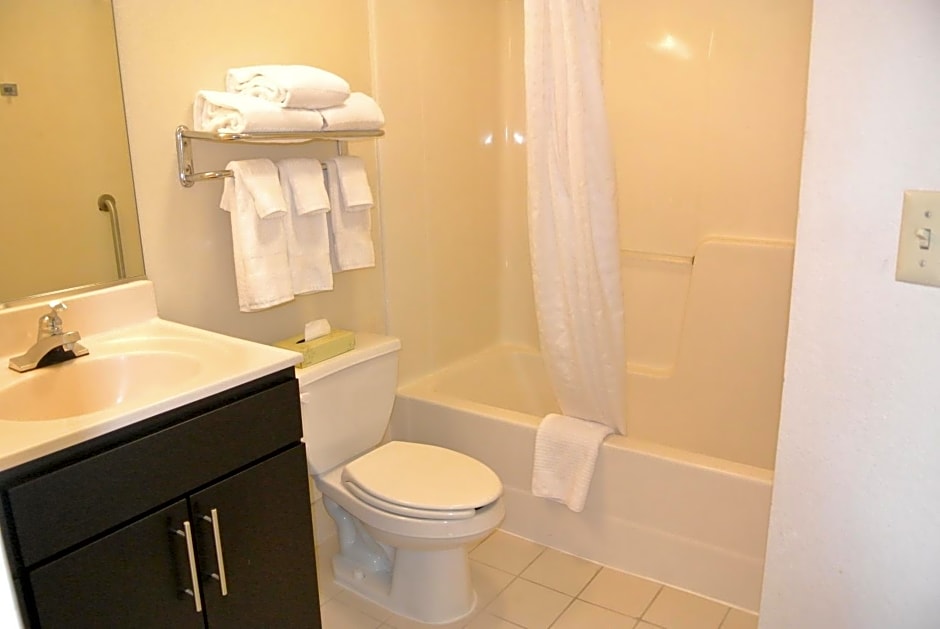 Candlewood Suites Washington-Fairfax