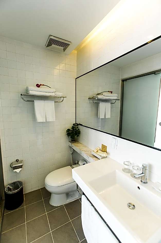 The Alcove Library Hotel