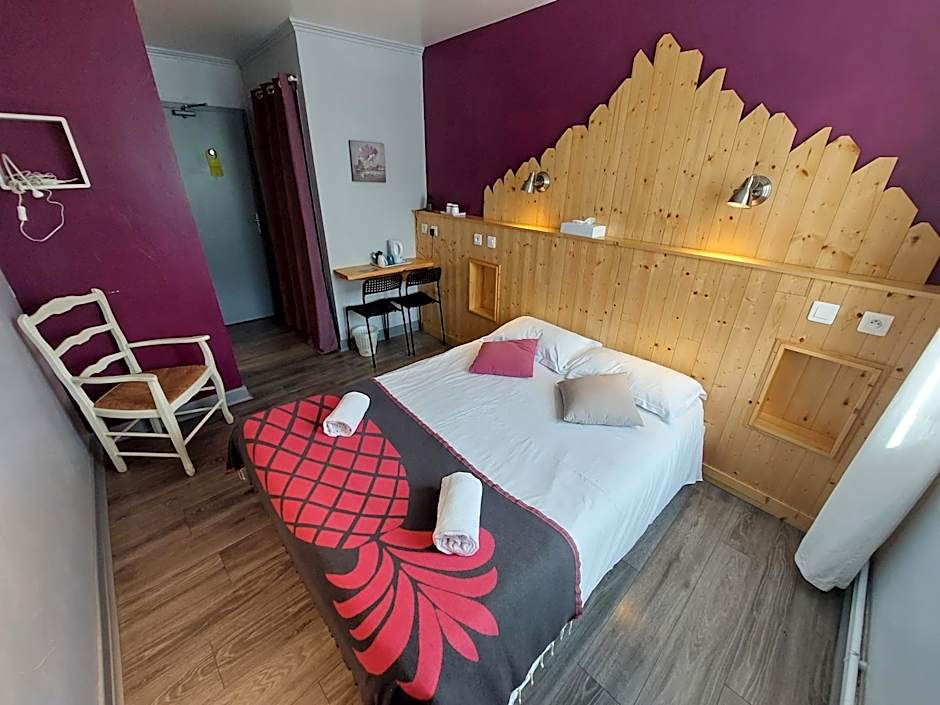 Logis Hotels - Auberge de l'Île - Hôtel 3 étoiles et Restaurant