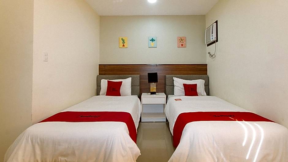 RedDoorz @ Leoncia Apartelle Mandaue City