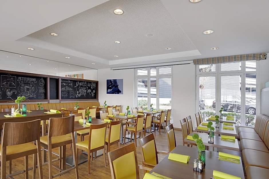 Holiday Inn Express Bremen Airport By IHG