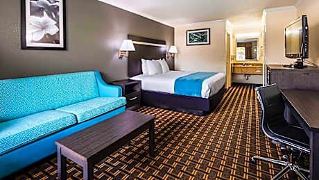 1 King Bed, Mobility Accessible, Bathtub, Non-Smoking, Continental Breakfast