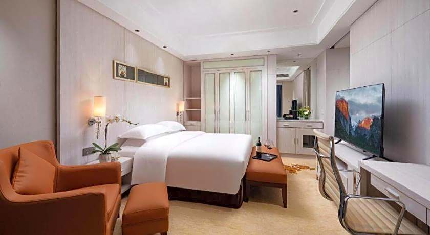 Leisure Hotel