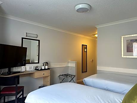 Twin Room - Non-Smoking