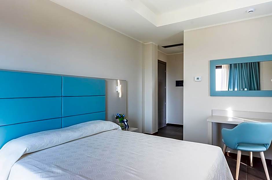 LUAL Bleisure Hotel