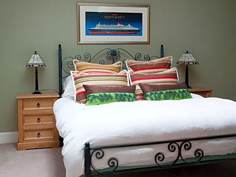 Classic Double or Twin Room