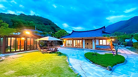 Suncheon Sumiyeonga Hanok Private House