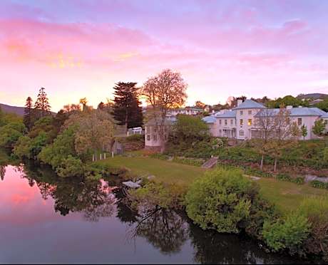 The Woodbridge Waterfront Rooms