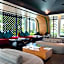 Z Through By The Zign Hotel