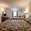 Palm Inn Hotel near Tyler Mall Riverside