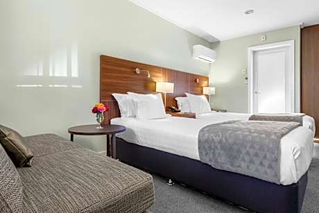 Standard Room with Two Single Beds