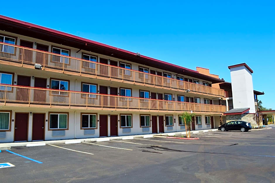 Red Roof Inn & Suites Sacramento North