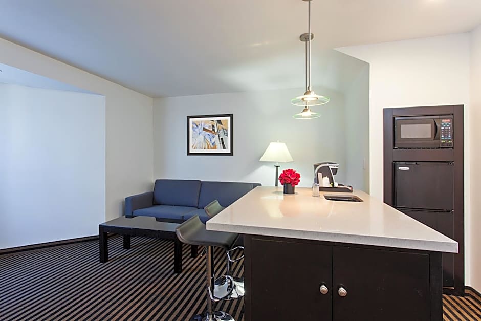 Holiday Inn Express Hollywood Walk of Fame By IHG
