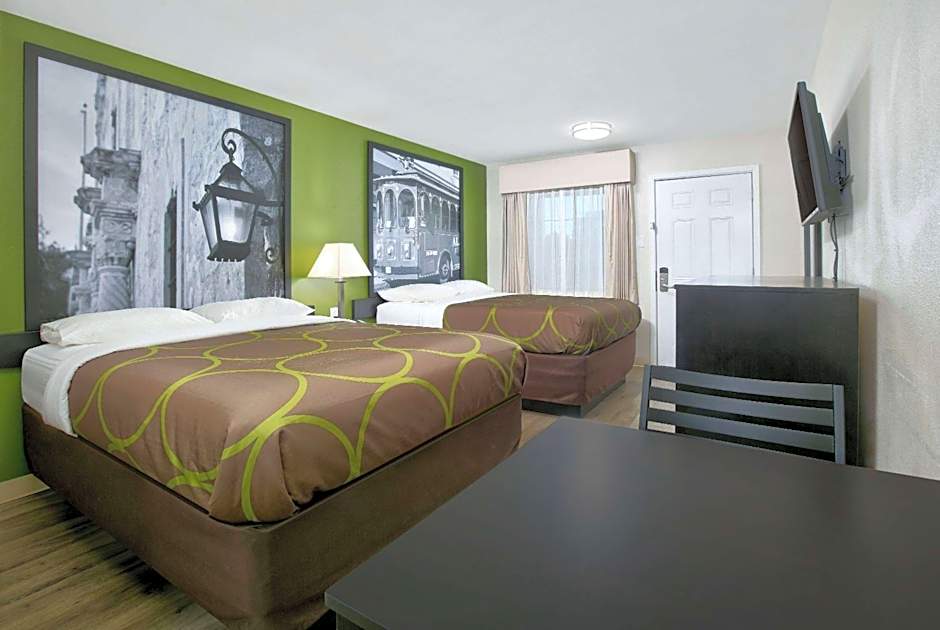 Super 8 by Wyndham Palestine TX