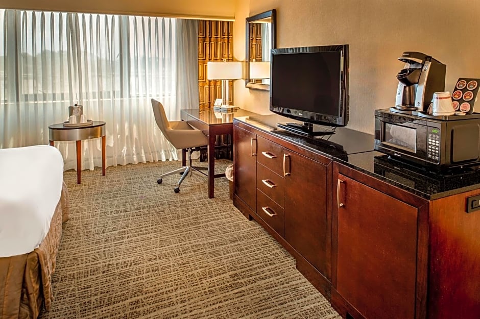 Crowne Plaza St. Louis Airport
