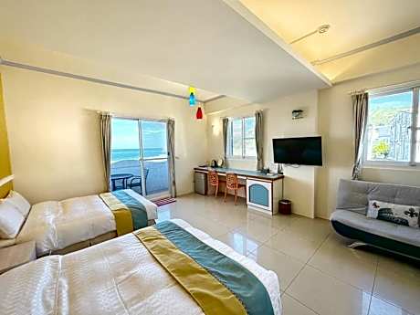 Quadruple Room with Terrace