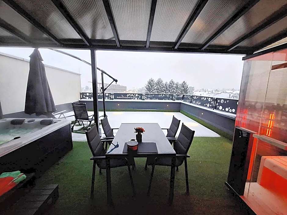 Arcobaleno Apartments & Rooms