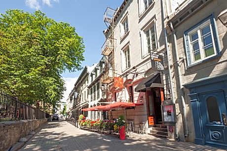 Auberge Place d'Armes - Par Aneyro