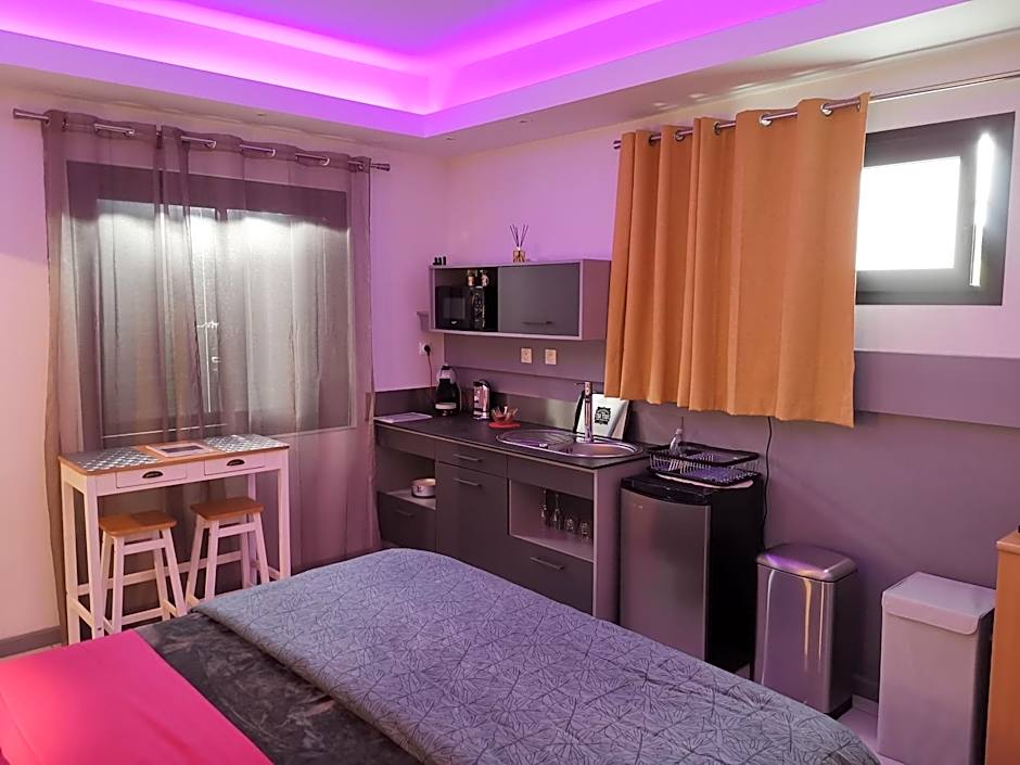 Hostal 170 Room 14 Service Appartement