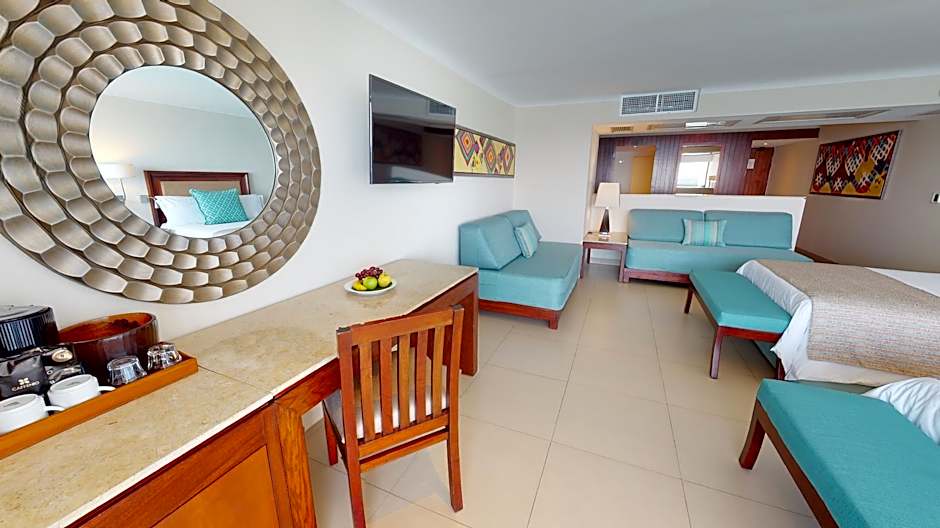 Photo 1 of 7 of Family Suite, Ocean View