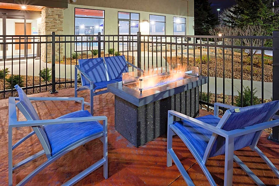 Holiday Inn Express Hotel & Suites Minneapolis-Golden Valley By IHG