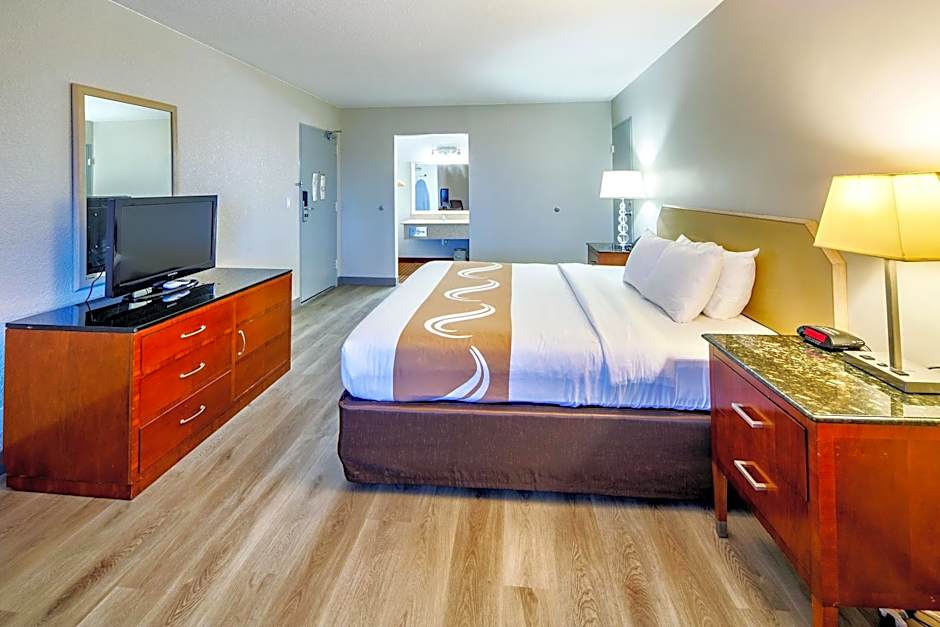 Quality Inn & Suites Lake Havasu City