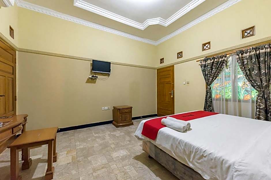 RedDoorz Syariah at Bumi Eyang Enin Homestay Tasikmalaya