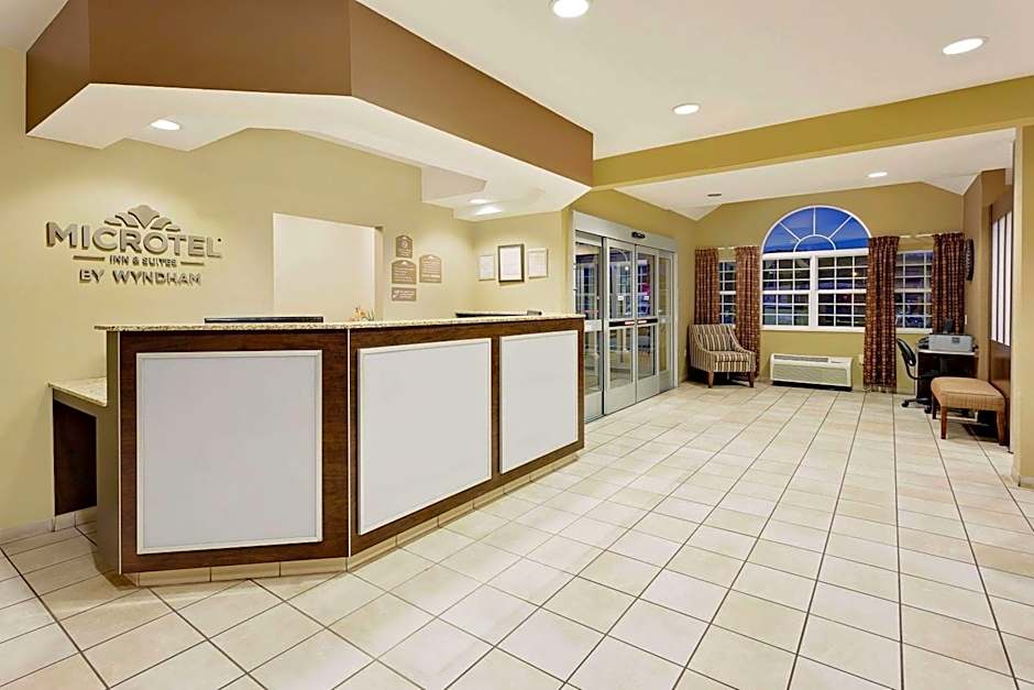 Microtel Inn & Suites By Wyndham Prairie Du Chien