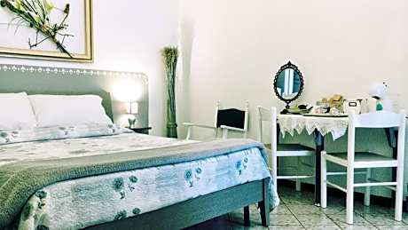 Triple Room with Private Bathroom