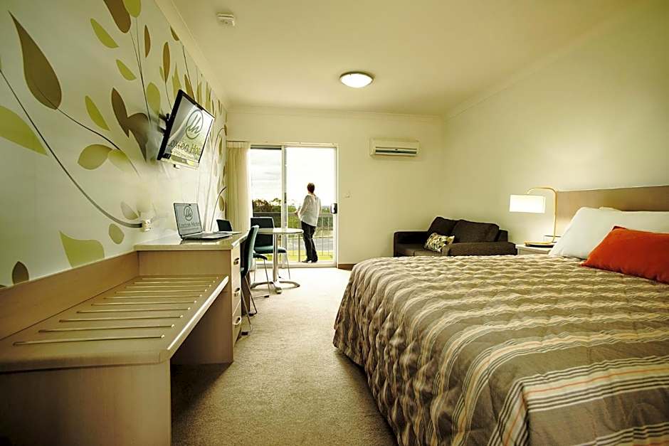Loxton Community Hotel Motel
