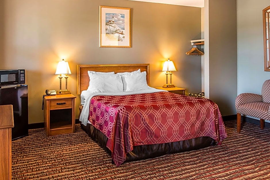 Photo 1 of 11 of 1 Queen Bed