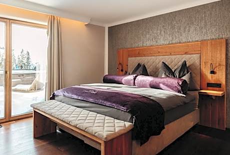 Two-Bedroom Deluxe Apartment