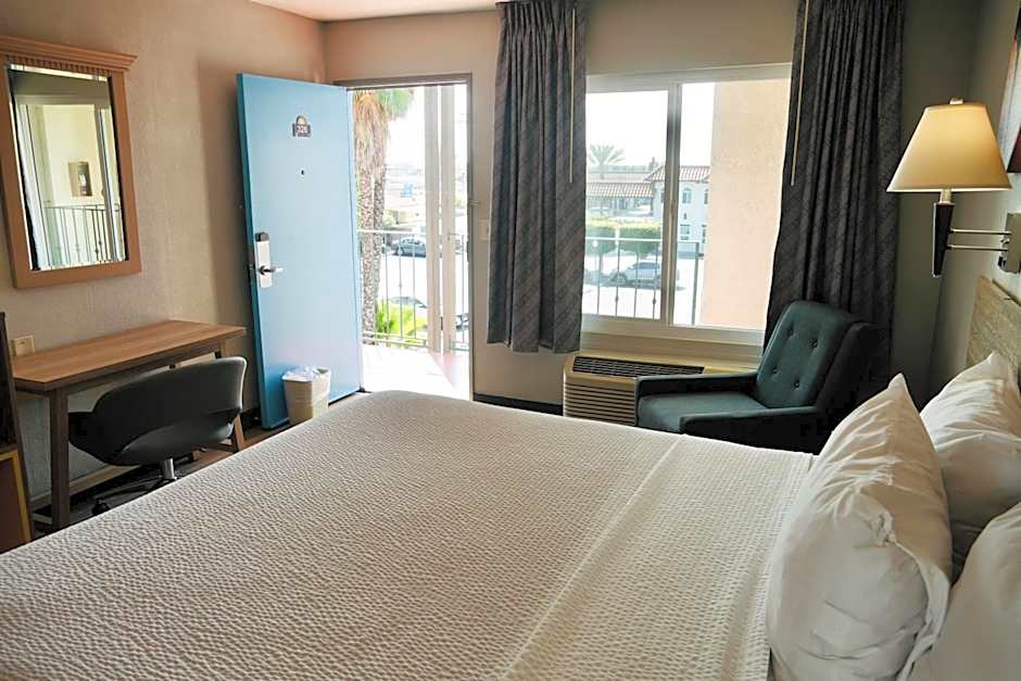 Days Inn by Wyndham Anaheim Near the Park