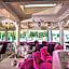 Avenue Deluxe Hotel