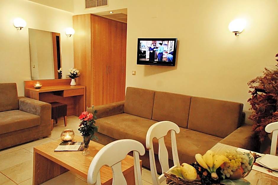 Bella Elena by Estia