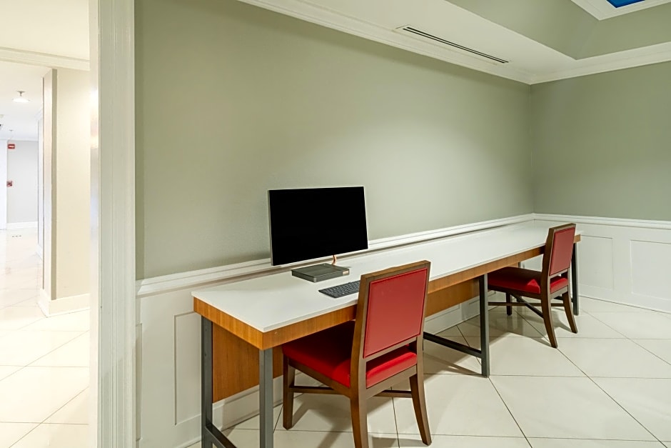 Holiday Inn Express Hotel & Suites-Magee By IHG