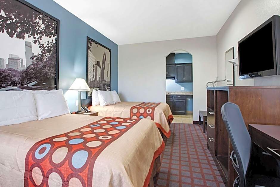 Super 8 by Wyndham Houston North I-45
