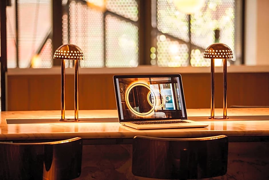 HOTEL EMC2, Autograph Collection by Marriott