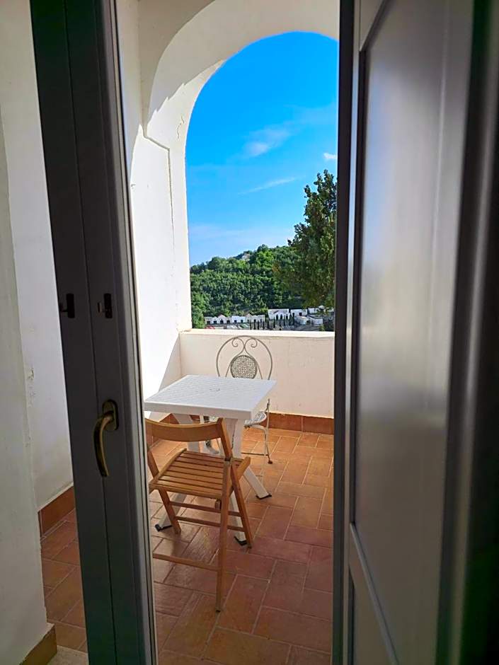 Casa Ninà- Camere con Vista Mare e Terrazza a Raito, Costiera Amalfitana