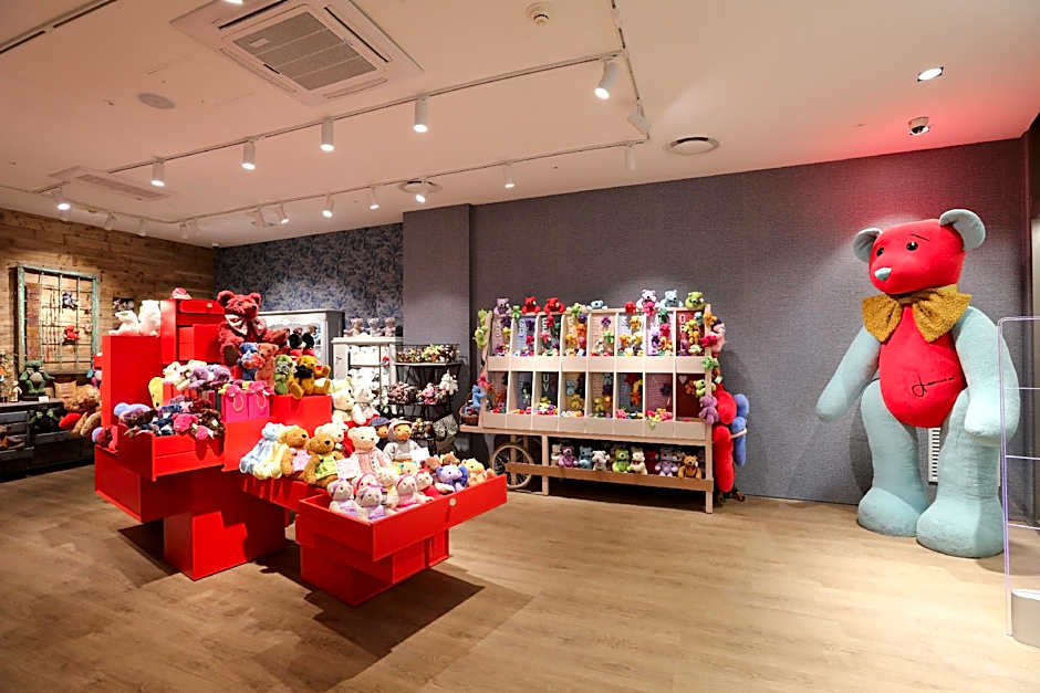 Marriott Jeju Shinhwa World Hotel