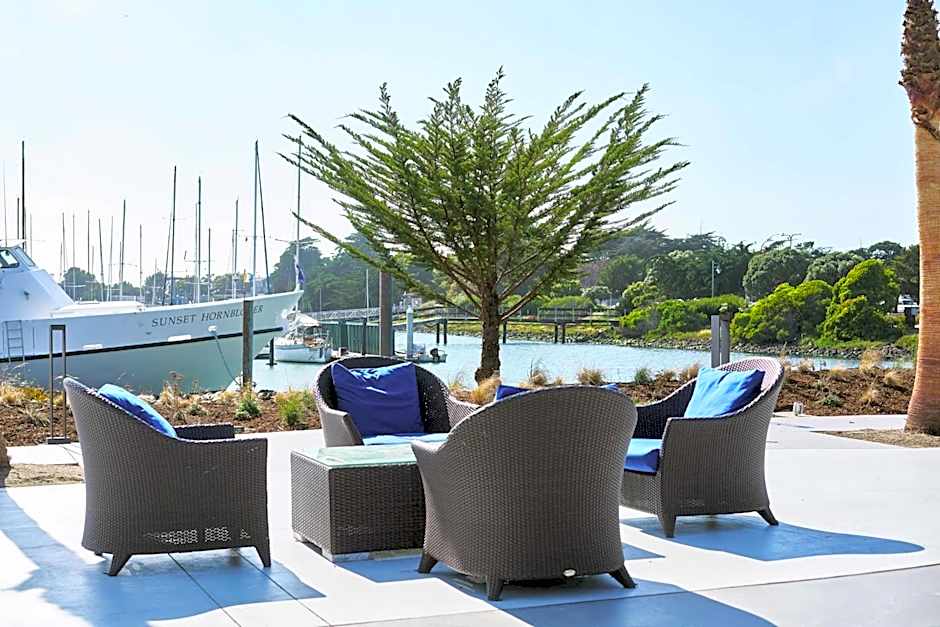 DoubleTree by Hilton Hotel Berkeley Marina