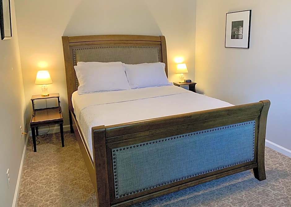 Photo 1 of 4 of Standard Suite
