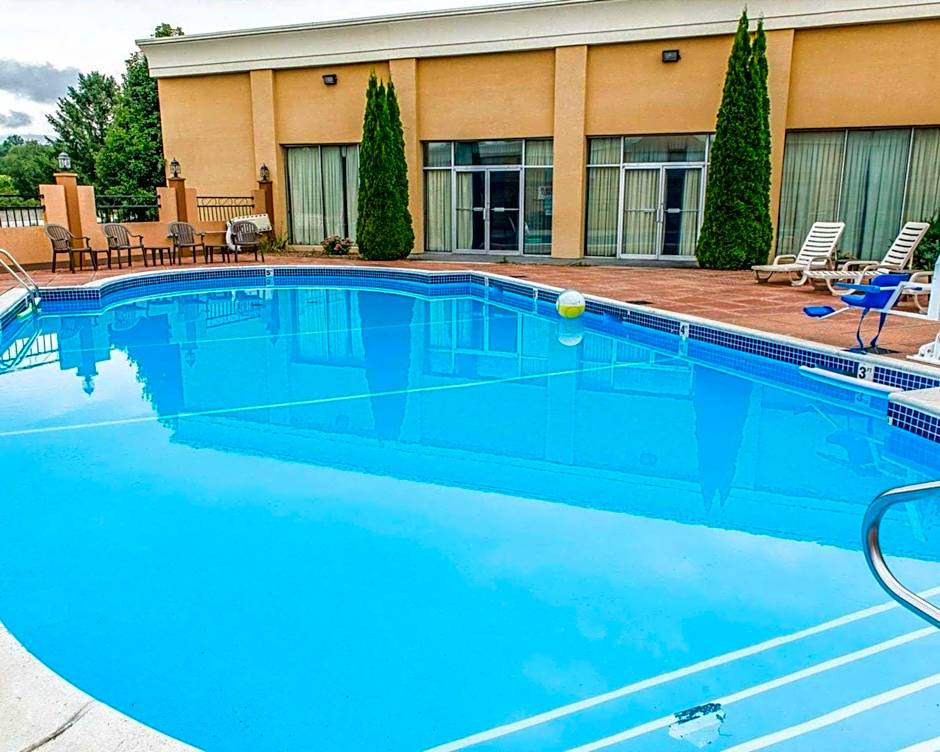 Quality Inn & Suites Indiana South