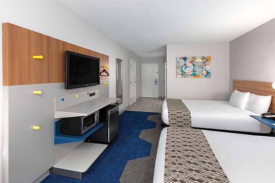 Microtel Inn & Suites by Wyndham Bowling Green