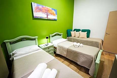 Standard Twin Room with Shared Bathroom