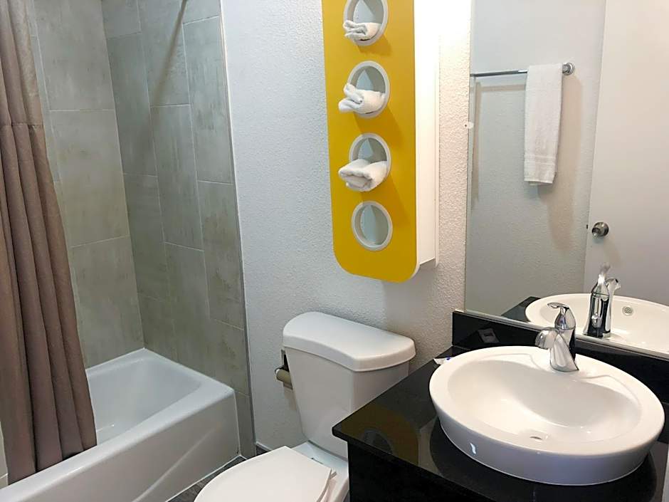 Motel 6-Fountain Valley, CA - Huntington Beach Area