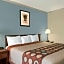 Super 8 by Wyndham Moody