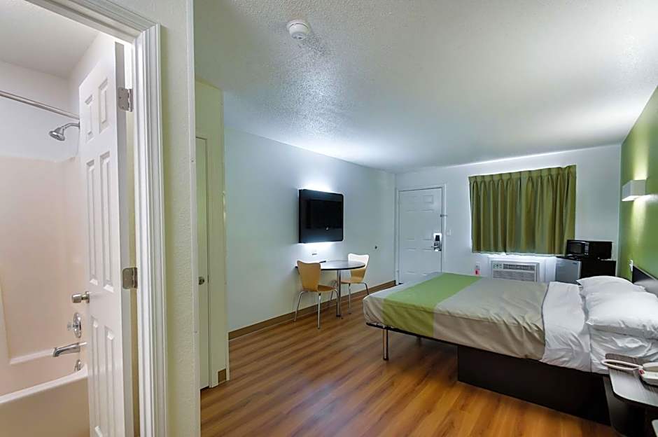 Motel 6-Charles Town, WV