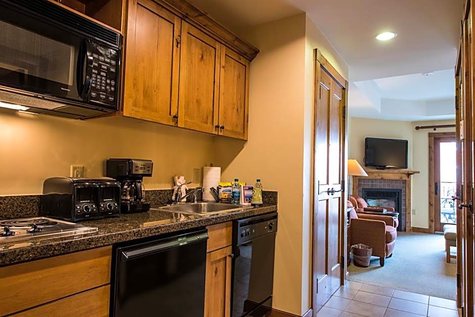 The Lodge at Mountaineer Square, A Vail Resorts Property