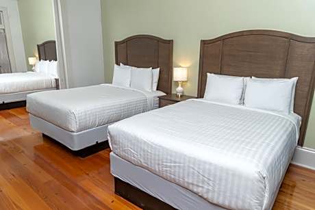 Deluxe One-Bedroom Suite